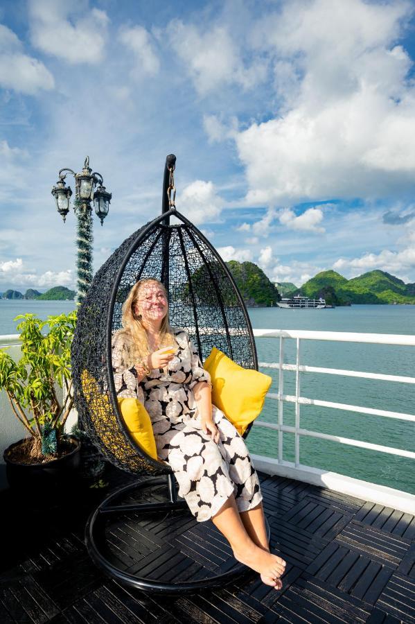 Halong Camellia Cruise Hotel Ha Long Eksteriør billede