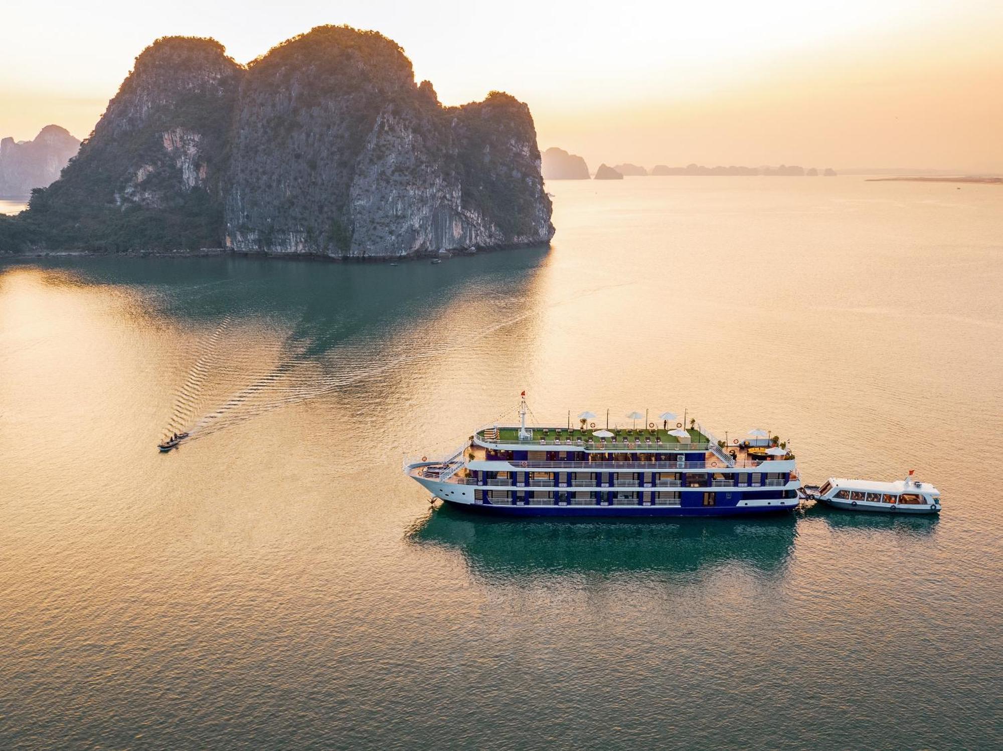 Halong Camellia Cruise Hotel Ha Long Eksteriør billede