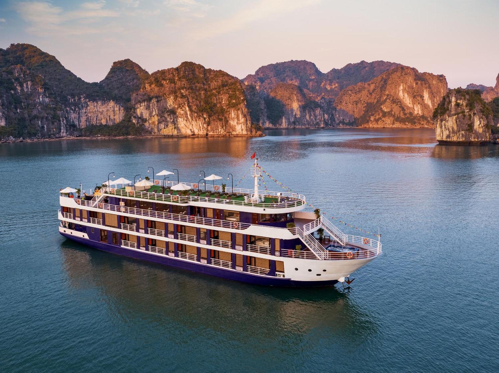 Halong Camellia Cruise Hotel Ha Long Eksteriør billede