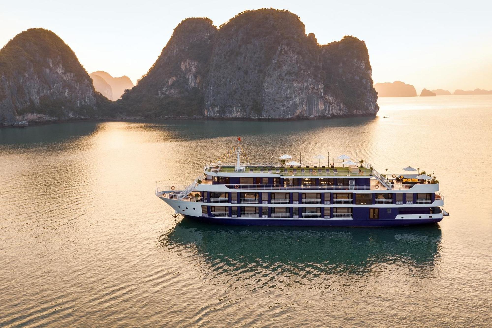 Halong Camellia Cruise Hotel Ha Long Eksteriør billede