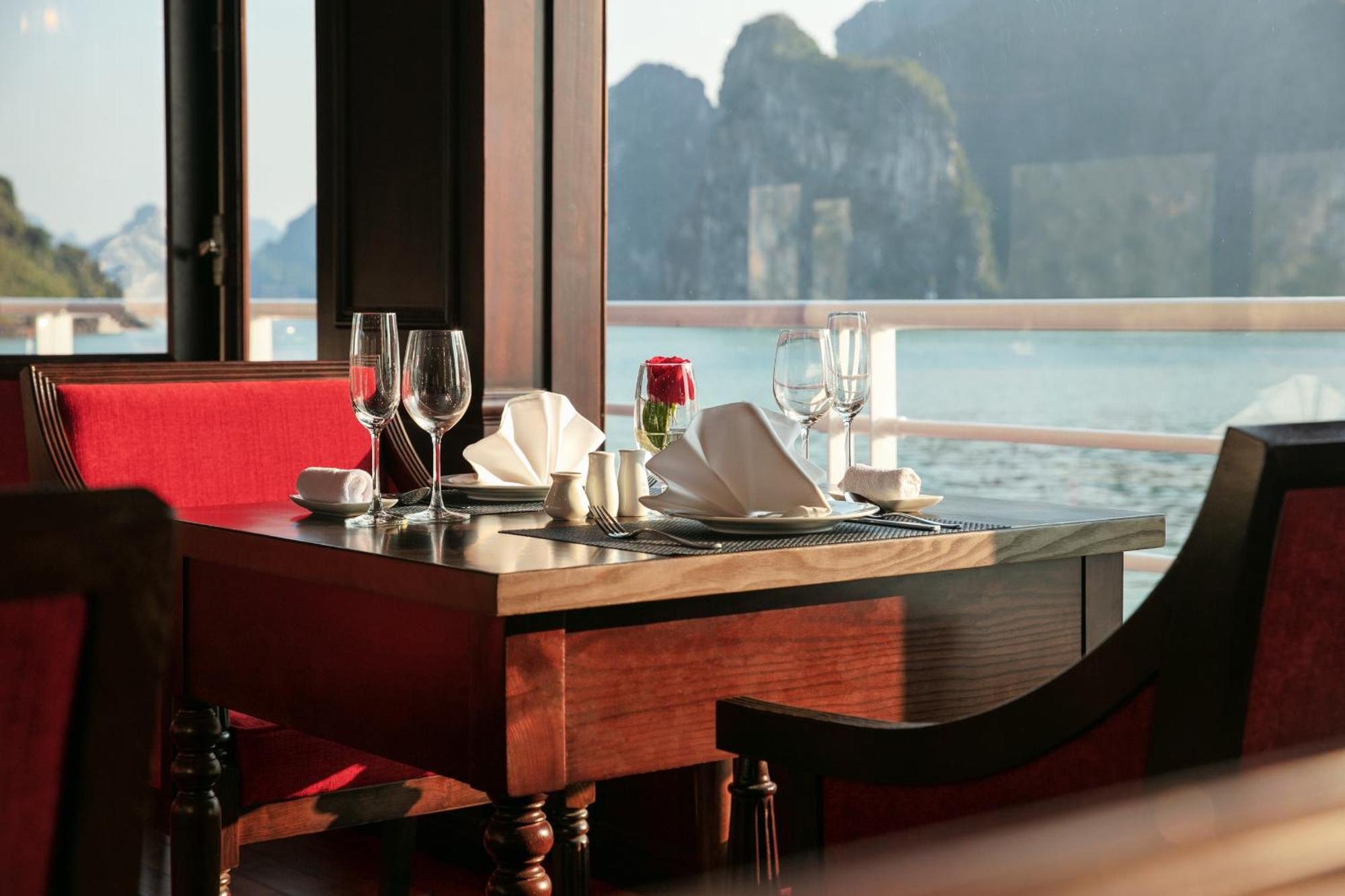 Halong Camellia Cruise Hotel Ha Long Eksteriør billede