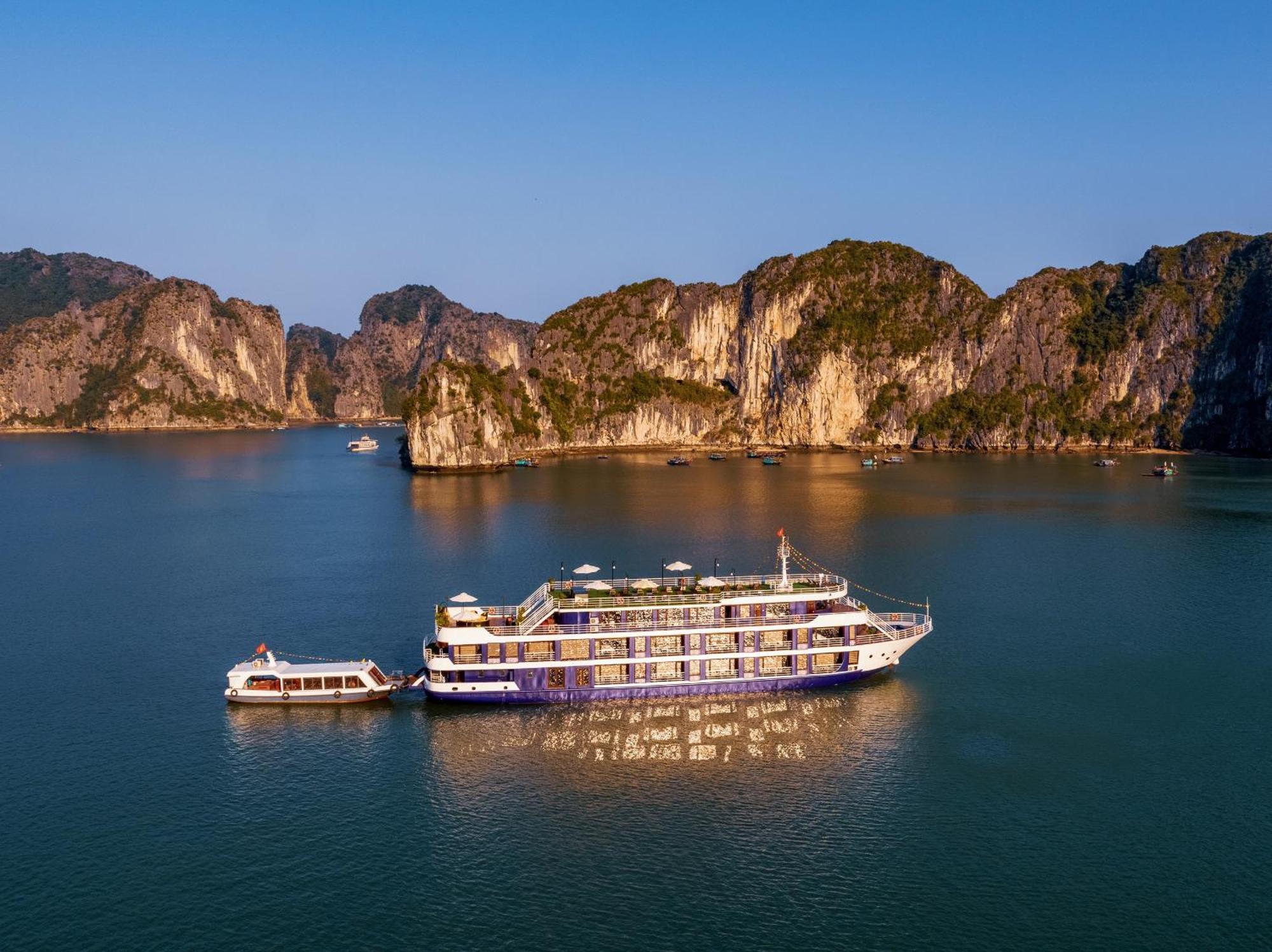 Halong Camellia Cruise Hotel Ha Long Eksteriør billede