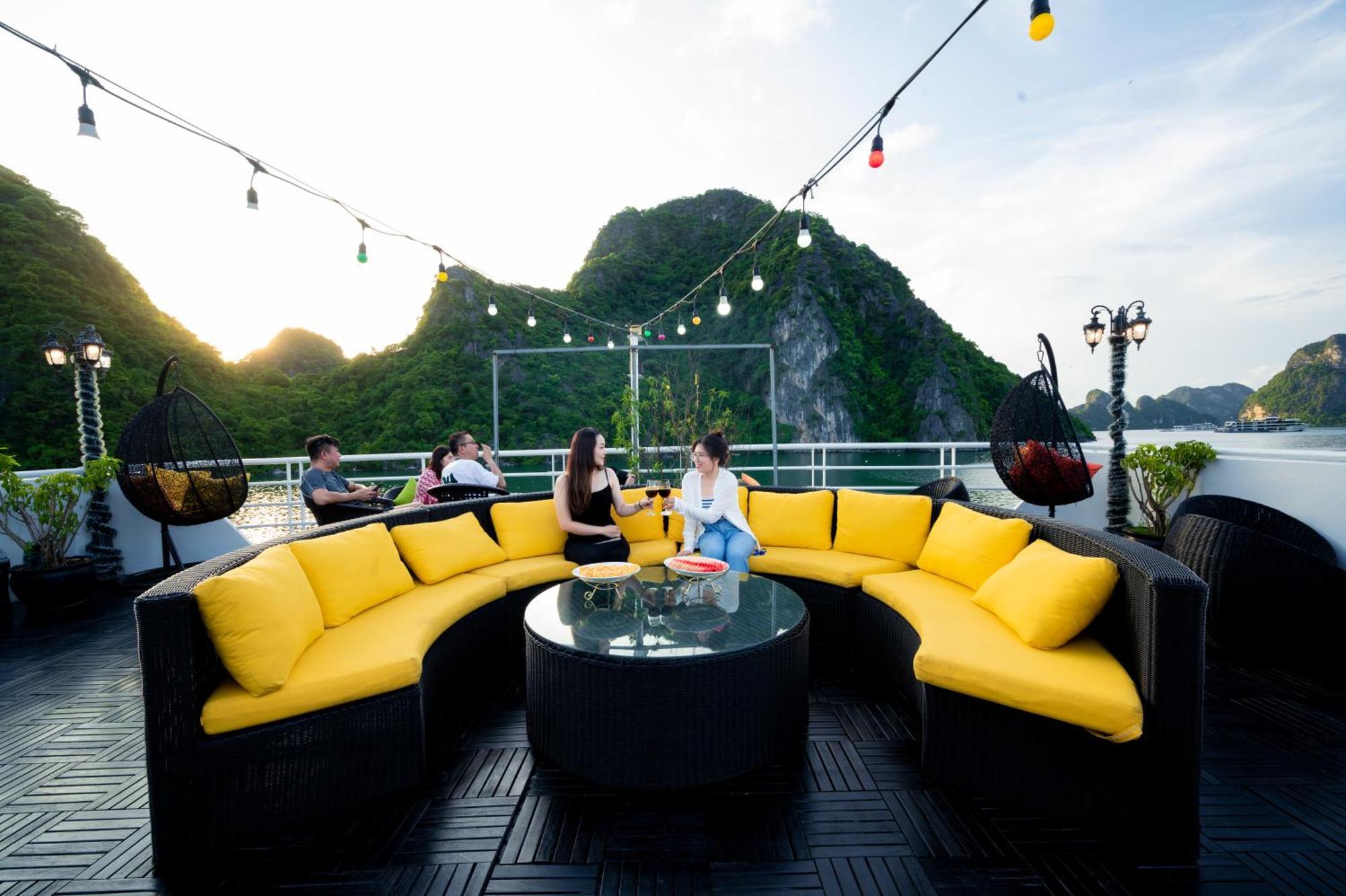 Halong Camellia Cruise Hotel Ha Long Eksteriør billede