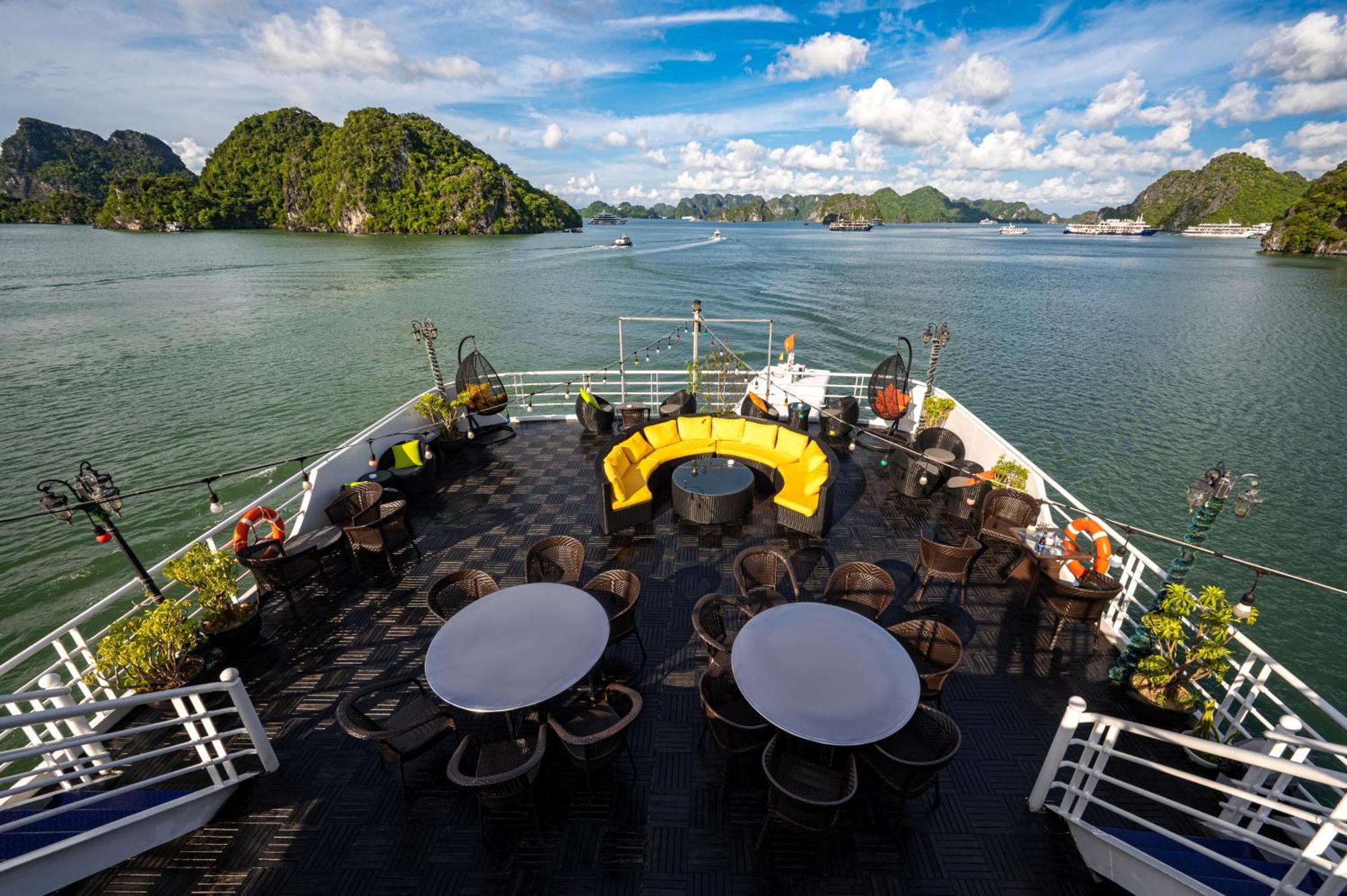 Halong Camellia Cruise Hotel Ha Long Eksteriør billede