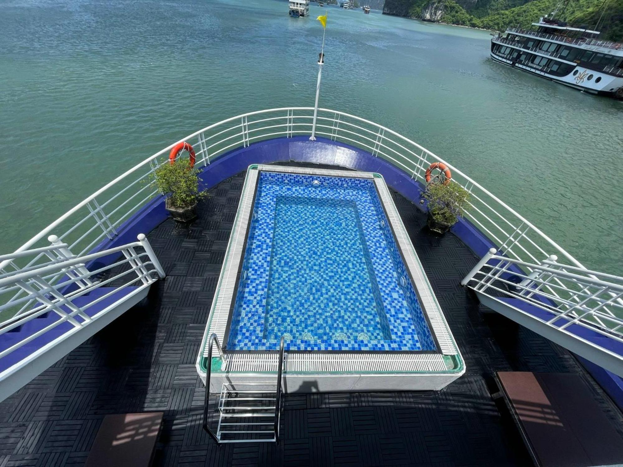 Halong Camellia Cruise Hotel Ha Long Eksteriør billede